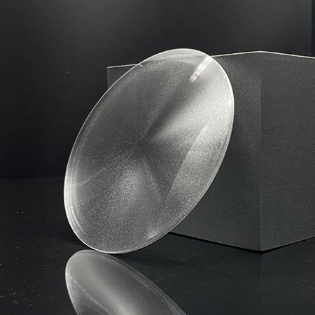 What are the differences between traditional  optical lenses and Fresnel lenses.